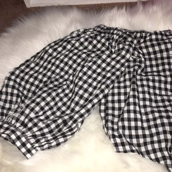 Forever 21 Woven top/off the shoulders! - Picture 2 of 5